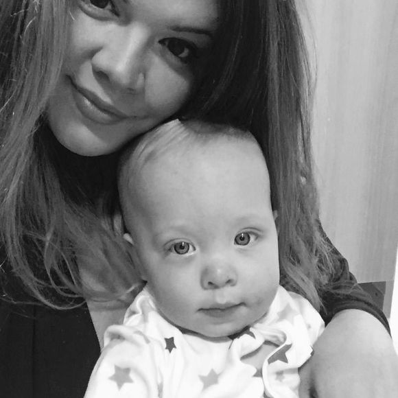 Meet your Posher, Stephanie - Picture 1 of 5